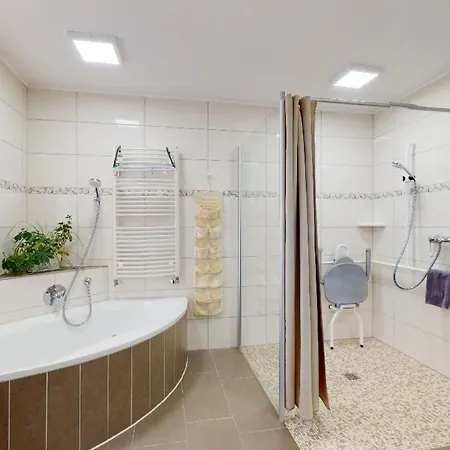Helle Familienfreundliche Barrierefreie By Interhome Apartmán